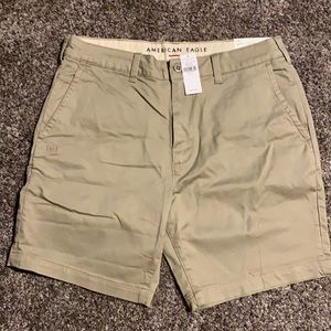 NWT, Men (size 34) American Eagle shorts